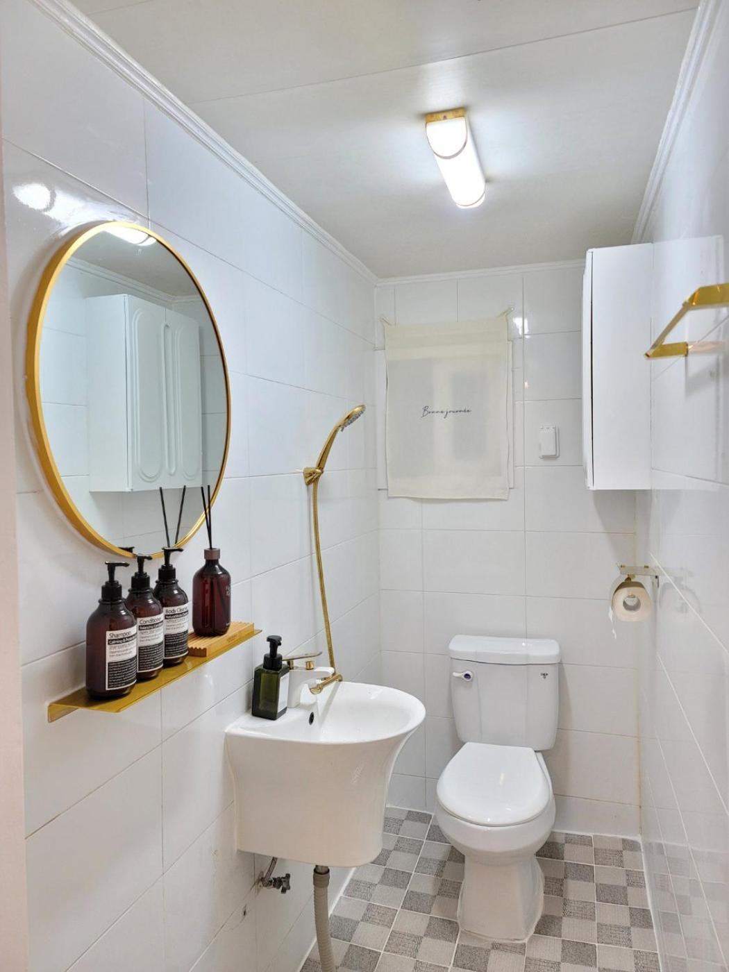 Honey Sleep Shinchon, 2br Up To 4 People At Shinchon Seoul